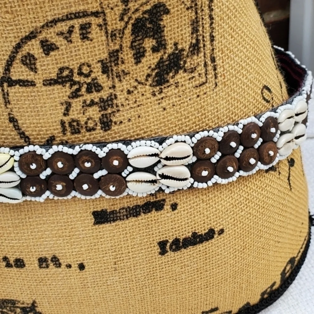 Puka‎ shell hand crafted belt S.M NWOT
